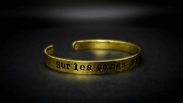 Sur les sangs de tes morts 